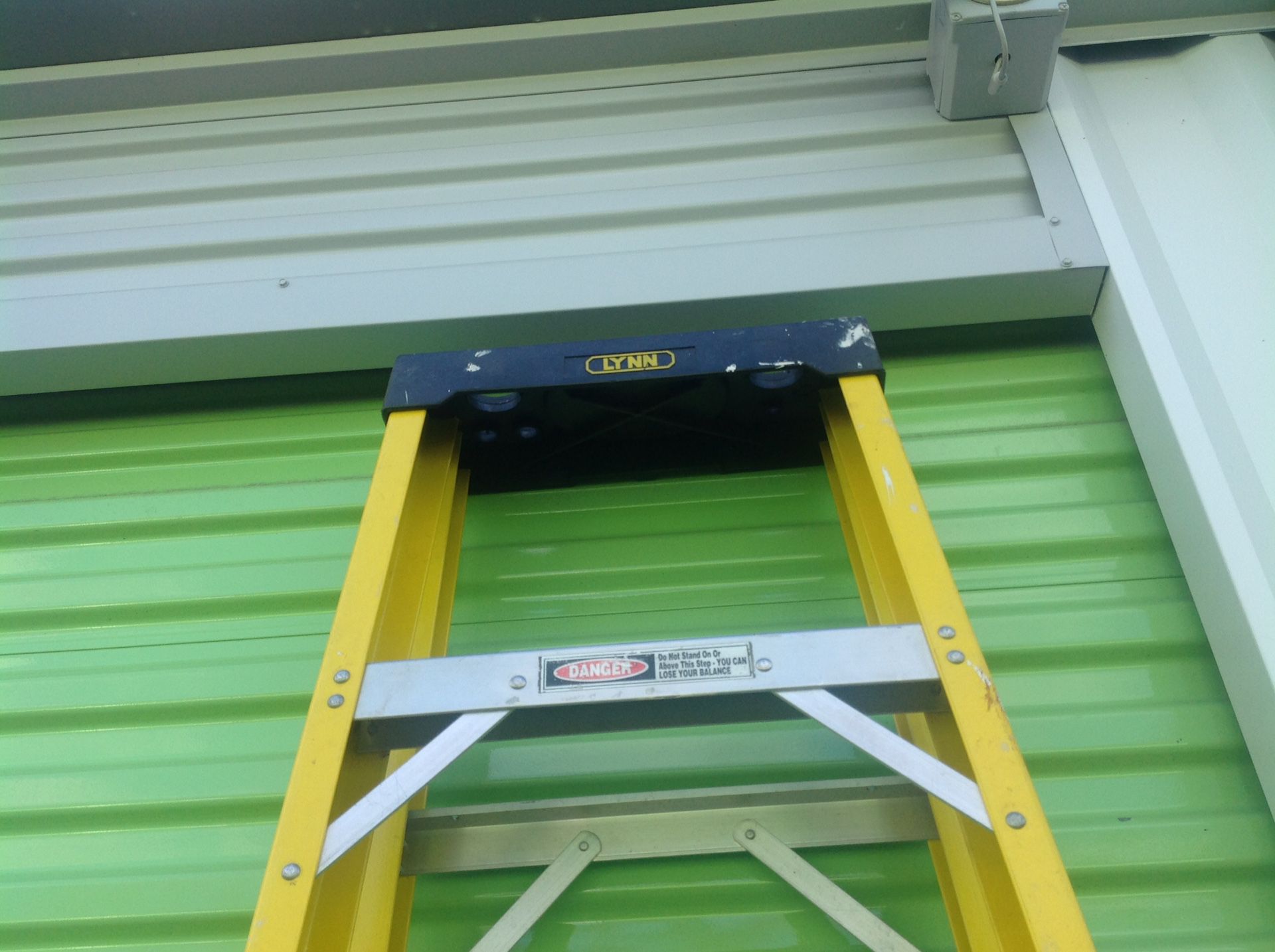 8 foot fiberglass ladder....