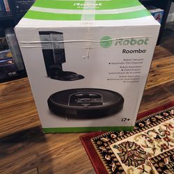 Roomba Vacuum With clean Base