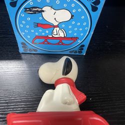 Vintage Avon Snoopy Bubble Bath Snow Flyer Bubble Bath W/Box 1972 Red Sled 10 oz