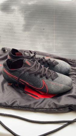 Soccer cleats used size 9 men