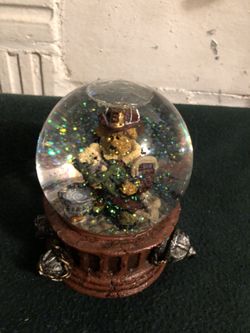 Boyd’s Bearstone Collectibles, Water globe, Hero fireman saves child, musical