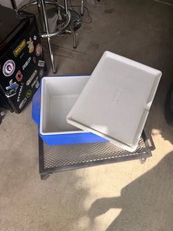 Coleman Blue Hard Cooler with Lid with table