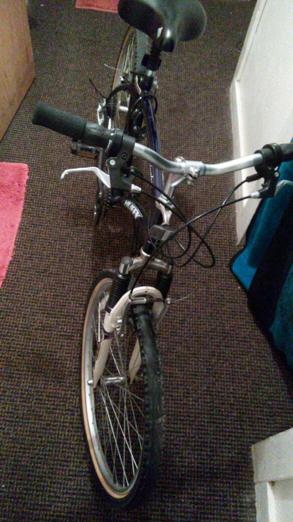 26" HUFFY Arlington ASR (Active Spring Response)18 Speed w Retroflex Comfort Frame