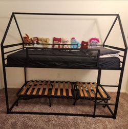 Bunk bed / Loft bed