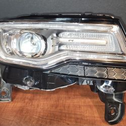 Jeep Grand Cherokee Headlight Assembly 