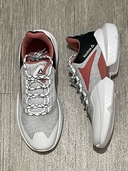 REEBOK SPLIT FUEL WOMEN 9 “NEW”