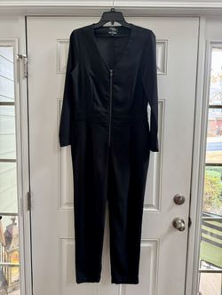 Beautiful Black jumpsuit - Size 6