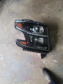 Headlamp Assy (Right)2018 Tahoe  HID