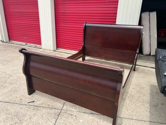 Queen Wood Sleigh Bed
