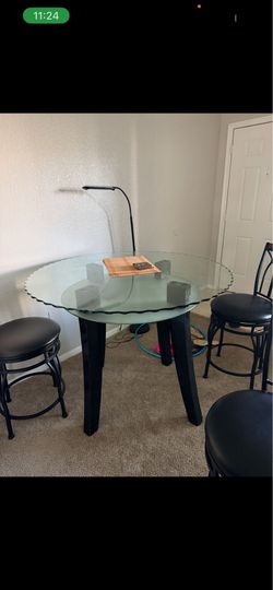 table and chairs