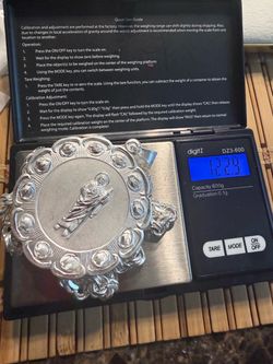 Beautiful pure Italian silver 123gChino designer necklace with 3-D style medallion 24 inches solid chain 8.5 MM with a large solid Pendent
