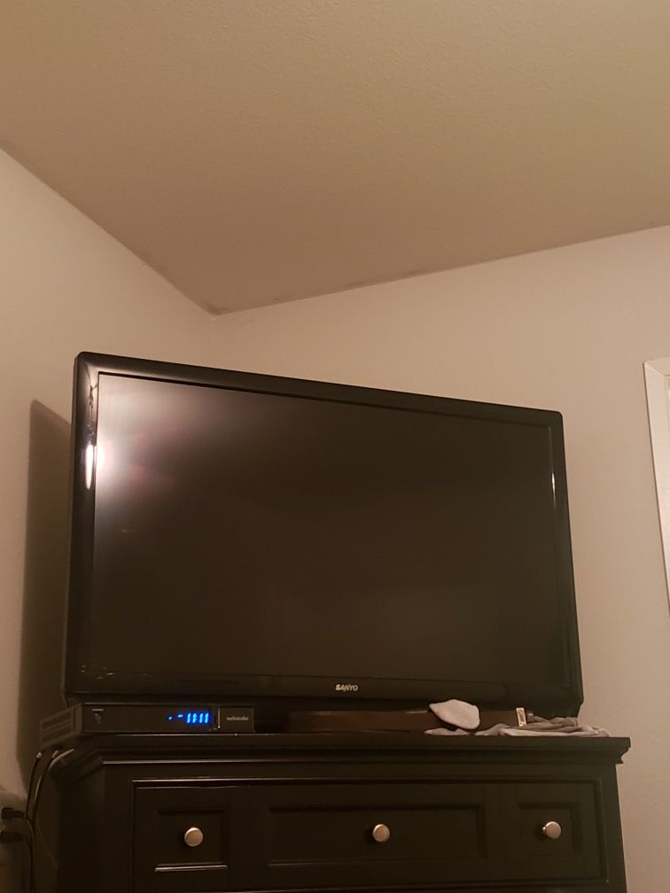 TV 45 inch