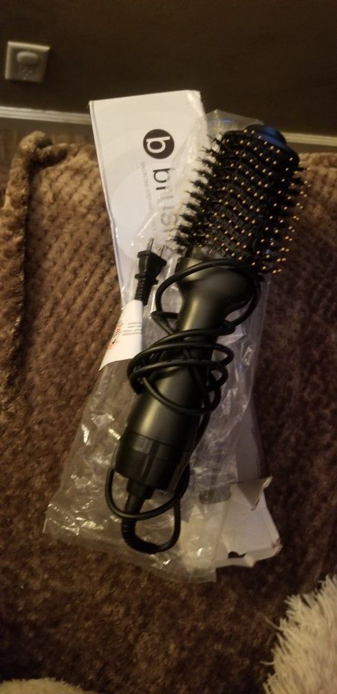 Salon One Step Hair Dryer & Volumbizer $20