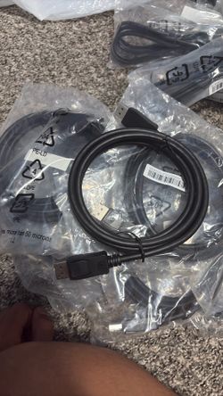 DisplayPort-to-DisplayPort video cable