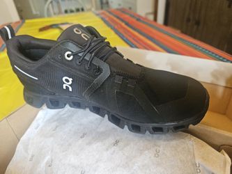 Brand New Black on Cloud 5 Waterproof Size 8
