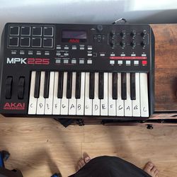 Akai Professional MpK 225 Controller