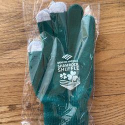 Shamrock shuffle gloves