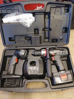 19.2V CRAFTSMAN Drill. (Need New Battery)
