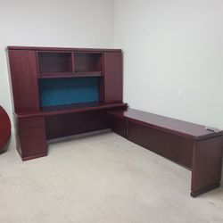 L-Shaped Desk with Hutch & Built-In Light