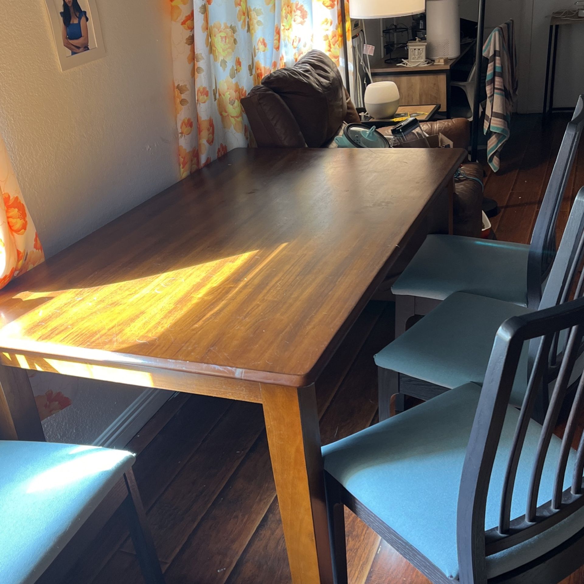 comedor con 2 sillas gratis