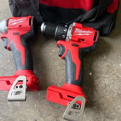 Milwaukee M18 18-Volt Lithium-Ion Brushless Cordless Compact Hammer Drill/Impact