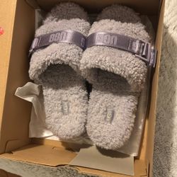 Platform UGG Slipper Shoes Size 8 Women’s 