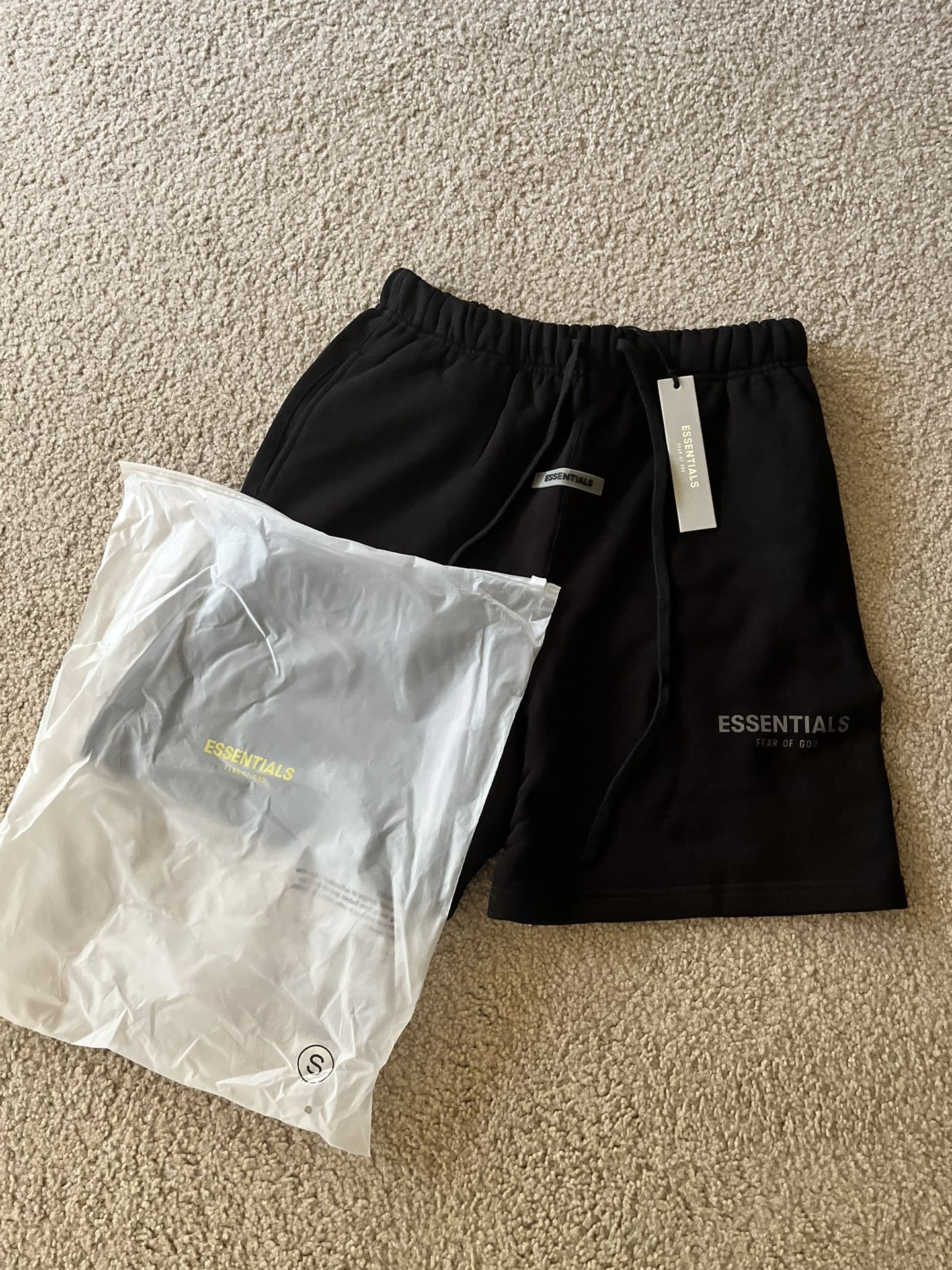 Small Black Eessenitals Shorts Comes With A Keychain