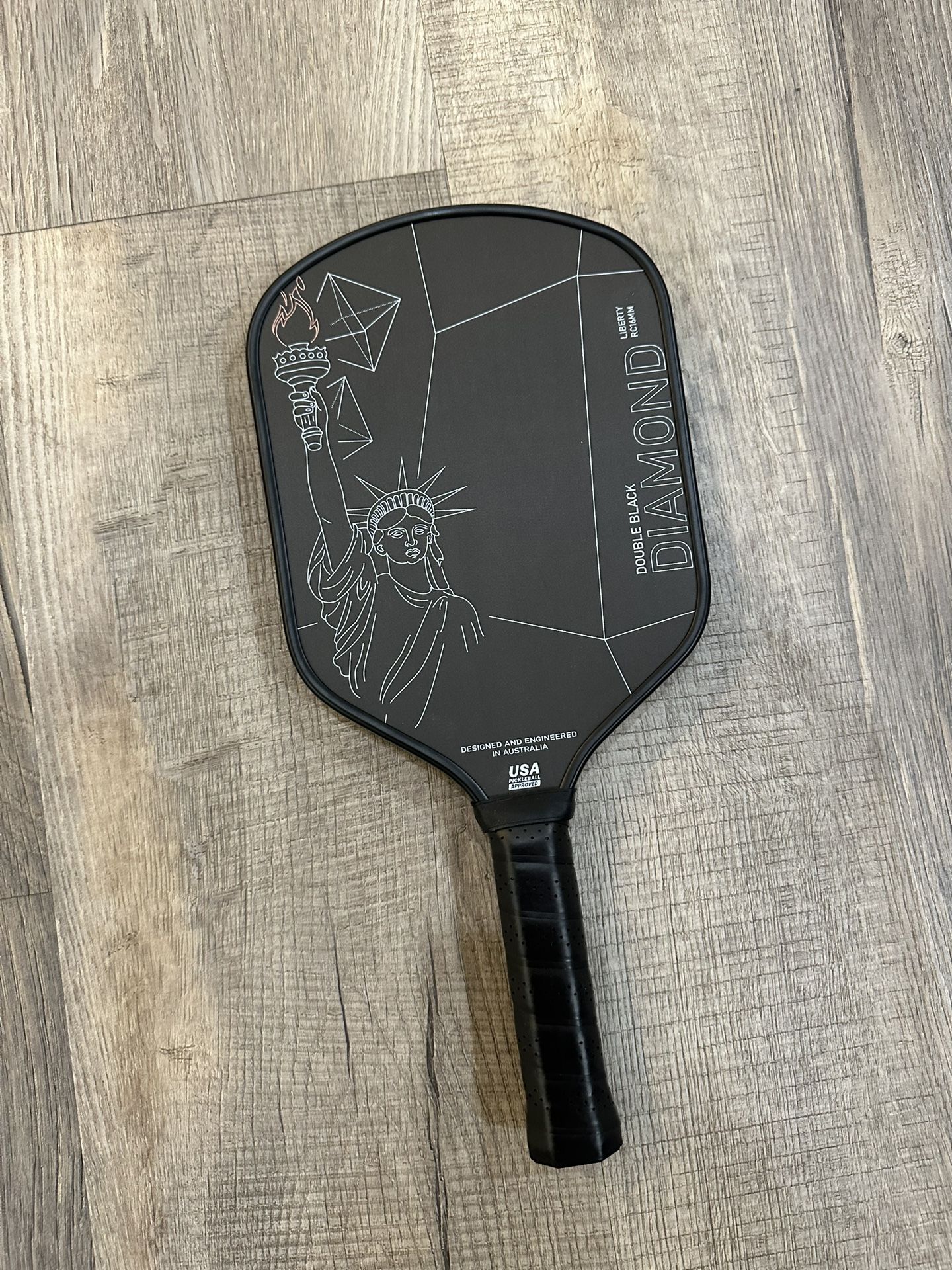 pickleball paddle