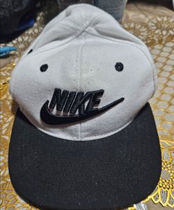 Nike Black & White Cap