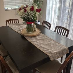 Dining Room Table / Small China 
