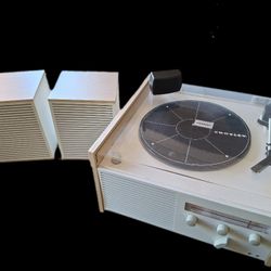 Open Box Crosley Switch II All-in-One Turntable System with Bluetooth