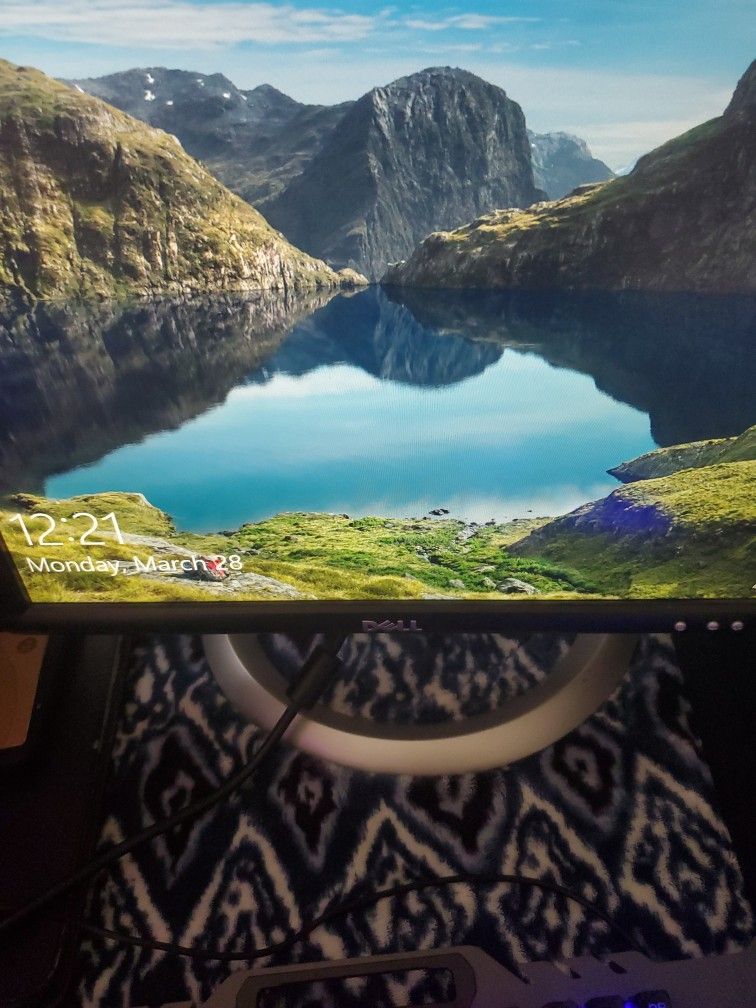 Dell Monitor 19 inch 60-75 hz monitor
