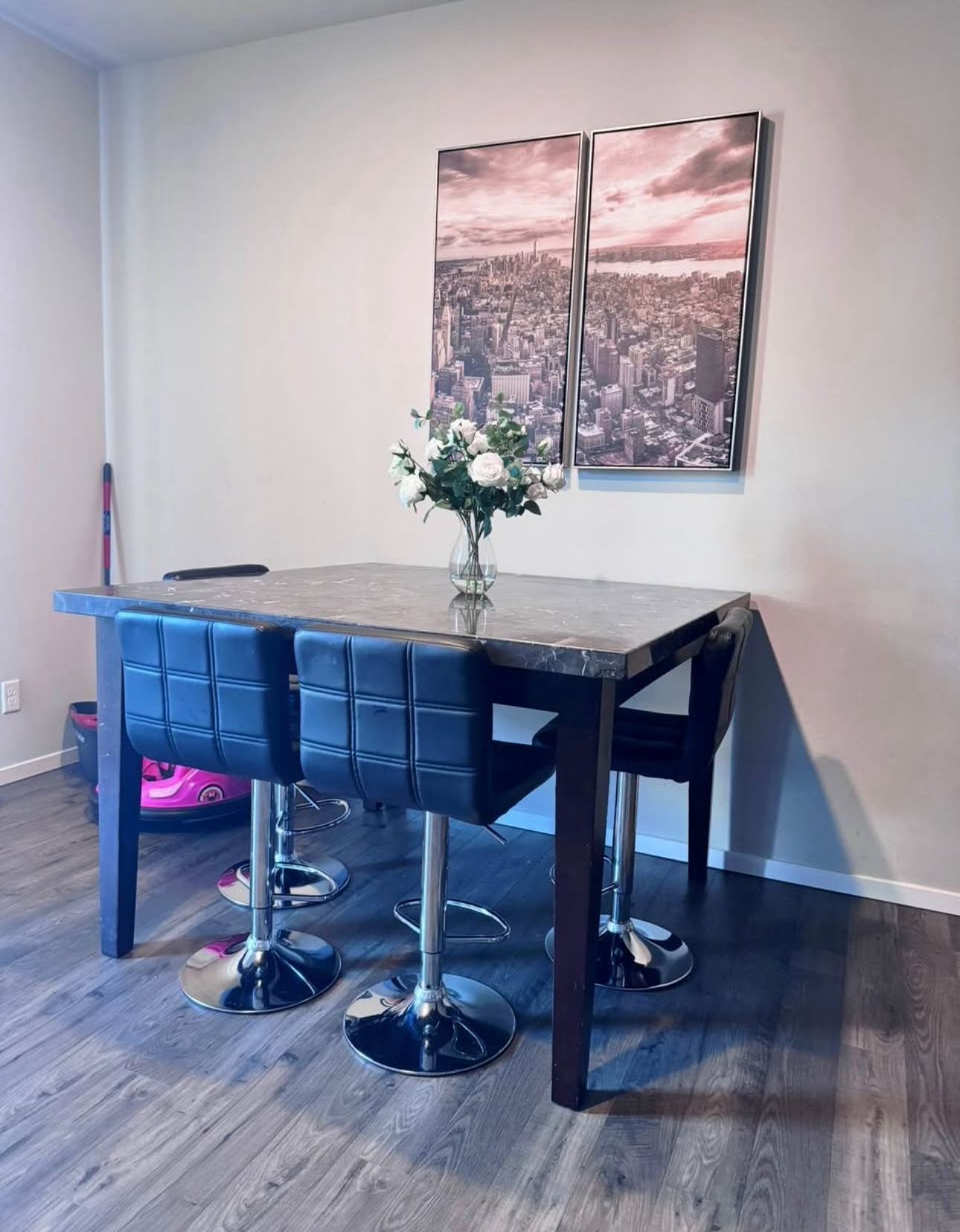 Marble Top Dinning Table With Chairs