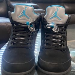 Retro Jordan 5 Aquas