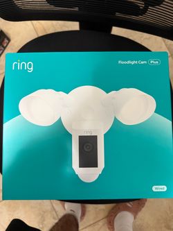 Ring Floodlight Cam Plus New