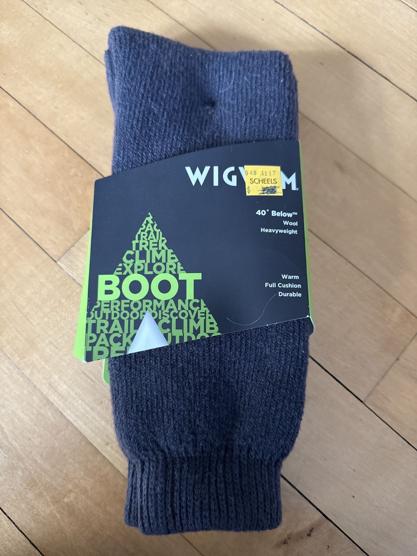 NWT men’s Wigwam heavy weight wool socks