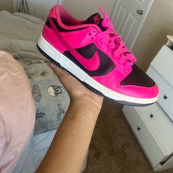 hot pink dunks black and pink 
