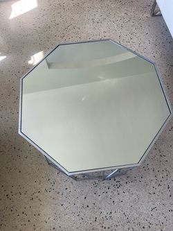 Octagonal Glass Top Chrome Coffee Table/Mesa de Centro / Auxiliar Geométrica Espejada en Tono Plateado