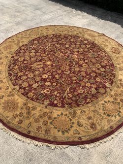 Hand-woven Persian Indu Carpet 9’5” Round