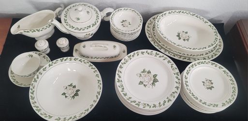 Cameo Rose Dinner set