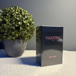 Valentino Born in Uoma