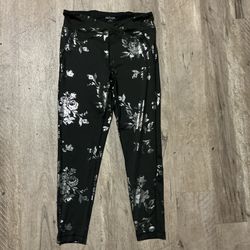 Refuge Women's Large Black And White Floral Jeggings
