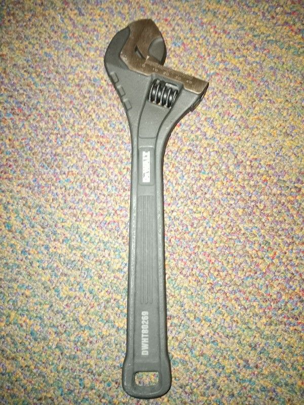 Dewalt 12 Inch 300mm Adjustable Wrench 