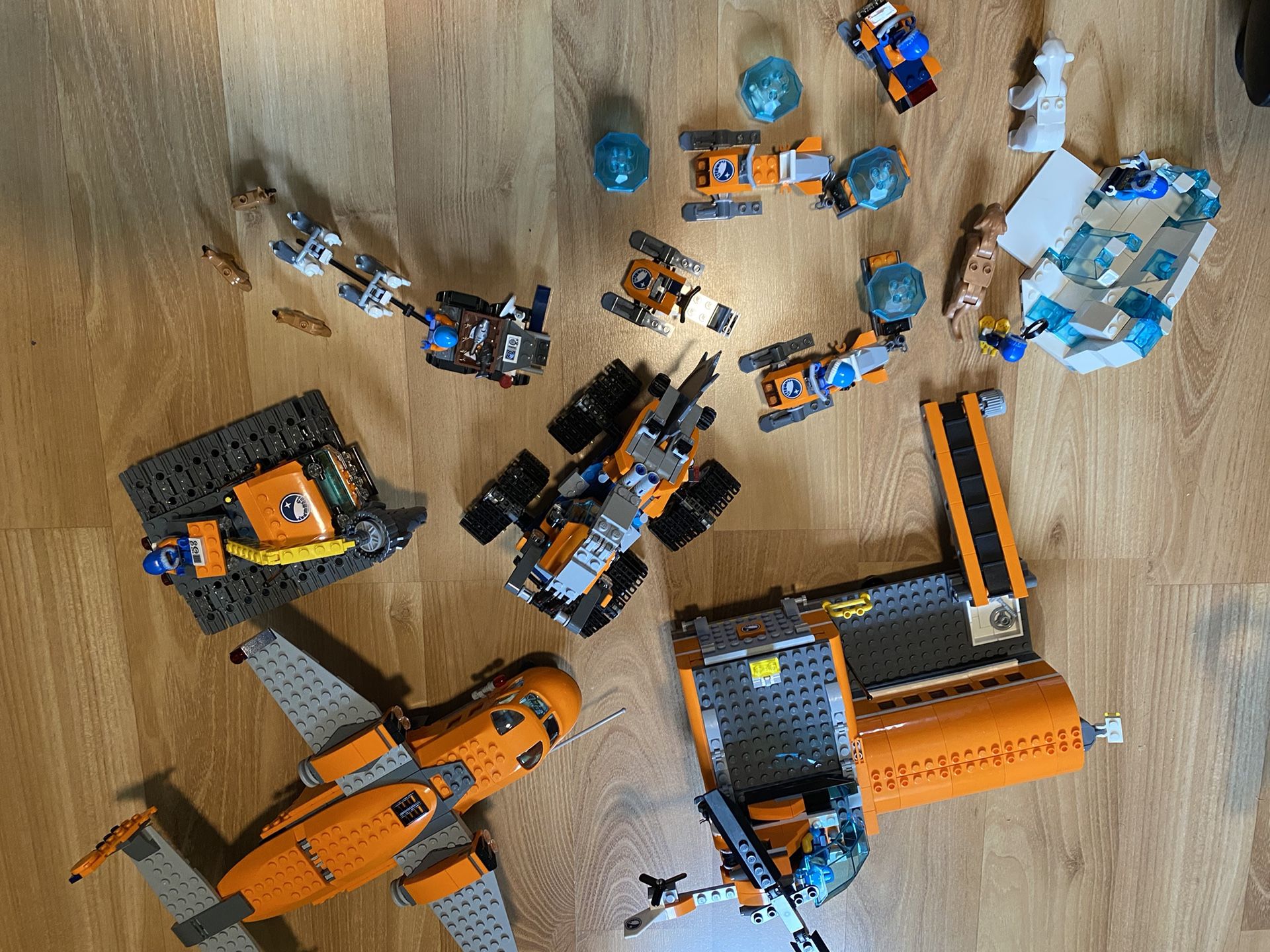 Lego City Arctic 60036 and 60196