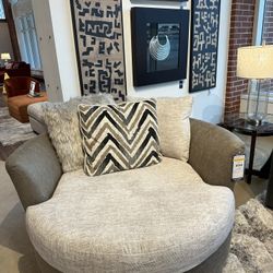 Swivel Couch 