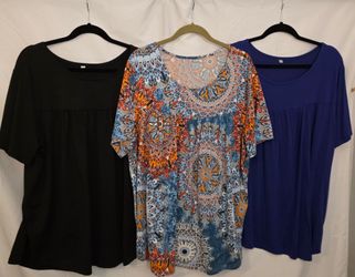 3  Womens Plus Blouses 22/24