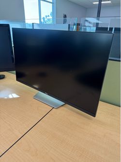 Dell 27" Full HD monitor (1920x1080) with IPS panel S2721HS