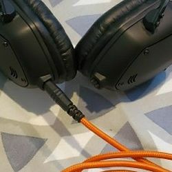 Black V-Moda Crossfade headphones