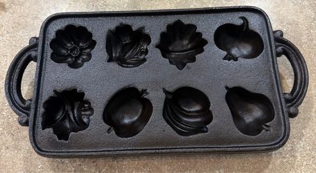 CAST IRON JOHN WRIGHT FALL GEM PAN