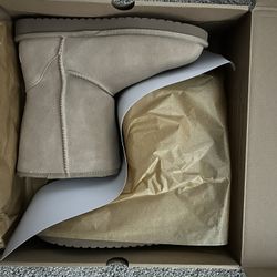 W Koola Short Size 9